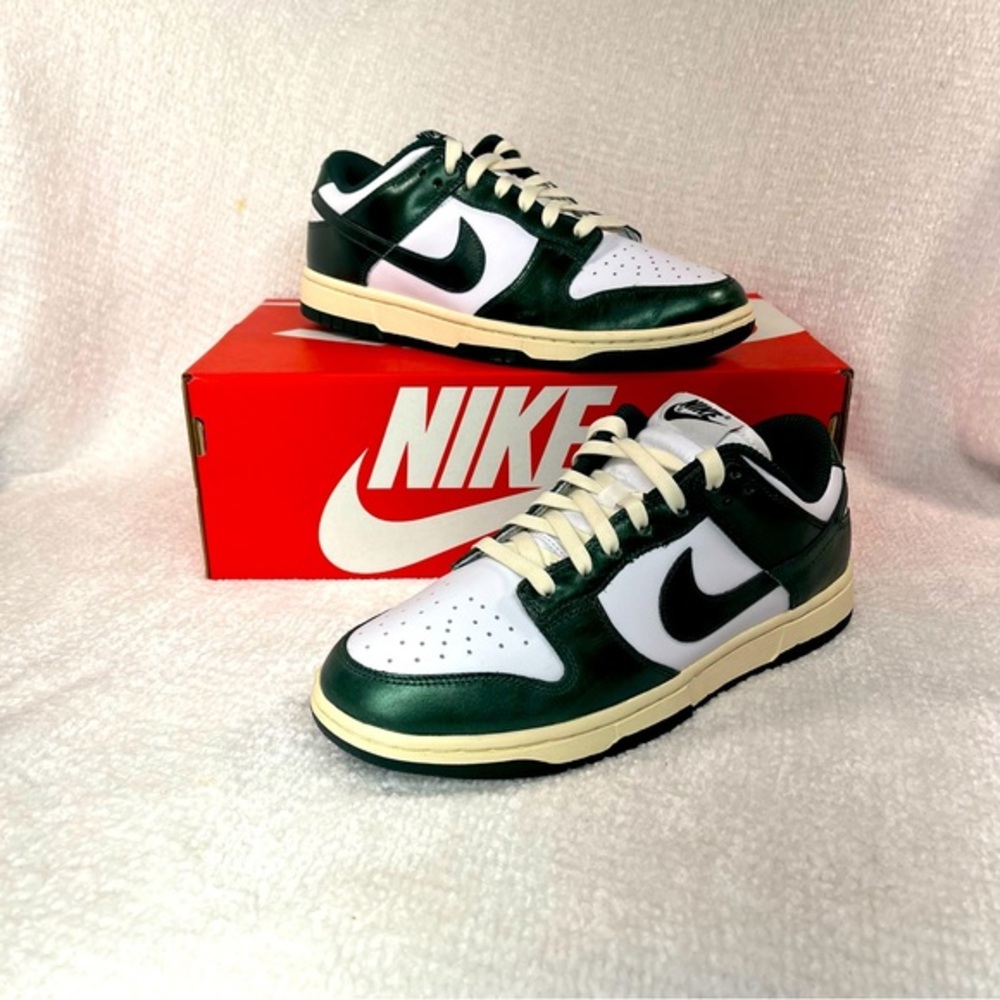 Women Nike Dunk Low Size 8.5 Vintage Green 2022 brand new!
